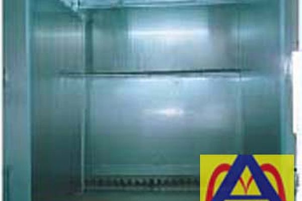 Water curtain spray booth